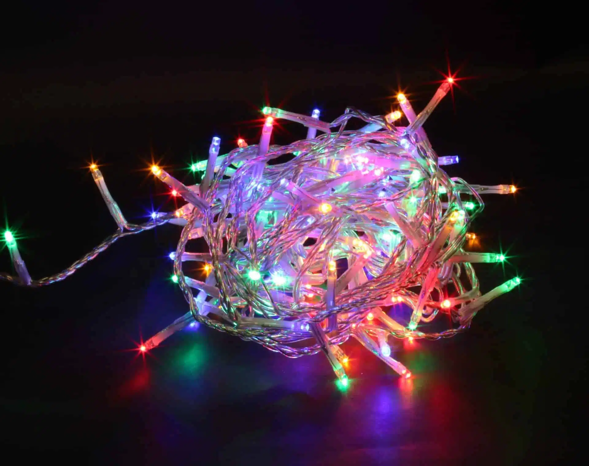 Unicom novoletna svetlobna veriga s 120 LED, večbarvna